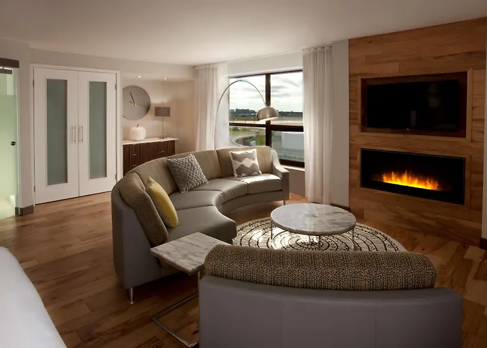 Hilton Toronto Airport & SuitesAirport Hotel